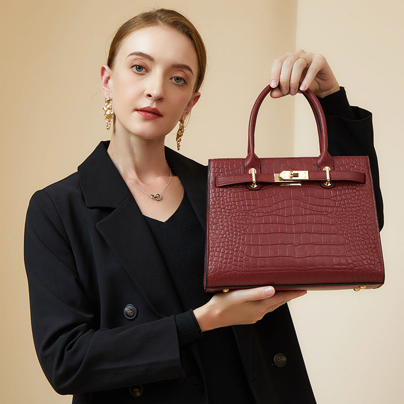 Summer Large-Capacity Fashion Handbag - image 2